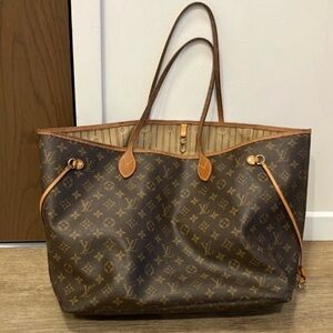 Louis Vuitton monogrammed Neverfull GM tote bag